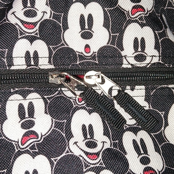🐭 Mickey Mouse Backpack 🐭 - Picture 5 of 13